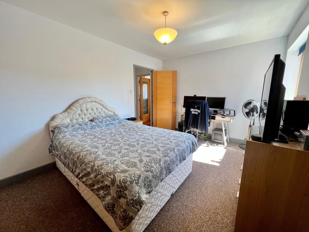 Main bedroom 2