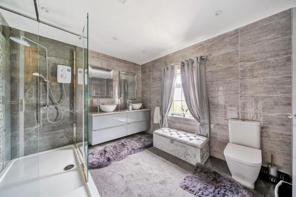Shower Room.JPG