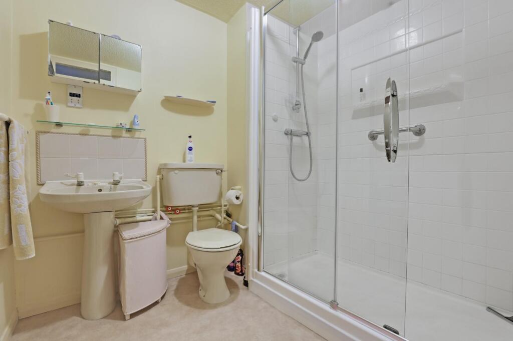 10-2a93JHPropWorld - 22 Albermarle Lodge - 28.jpg