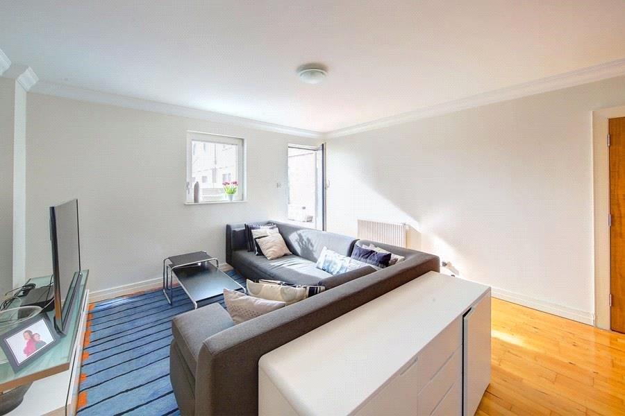 Battersea_32_Mollass