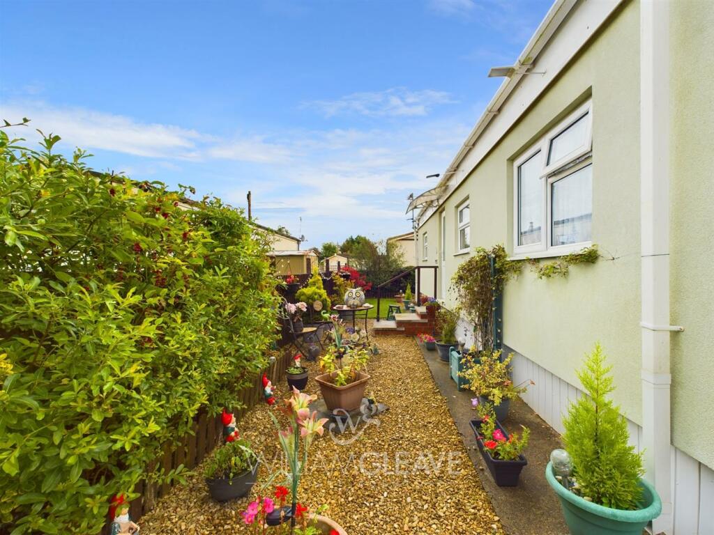 CAM01392G0-PR0094-ST