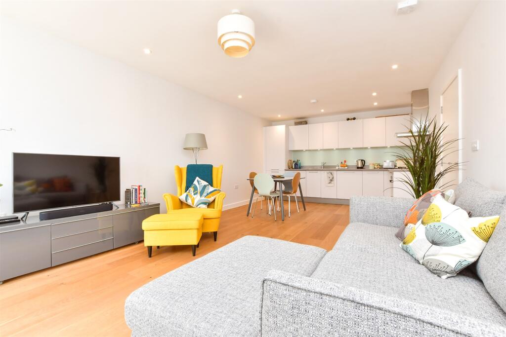 Kitchen/Diner/Lounge