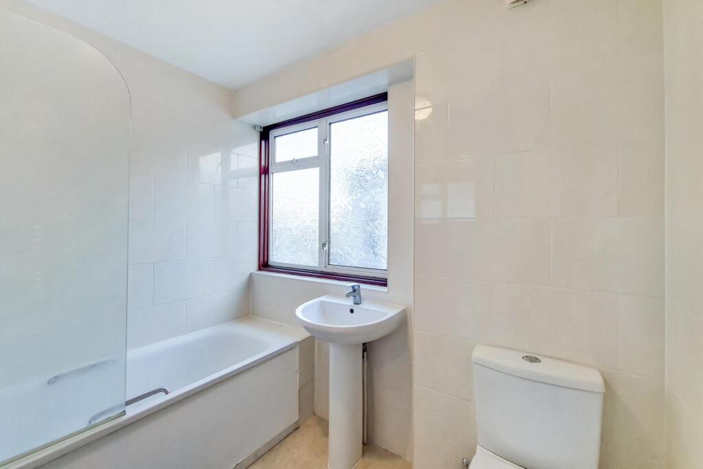 5_Bathroom-0.jpeg