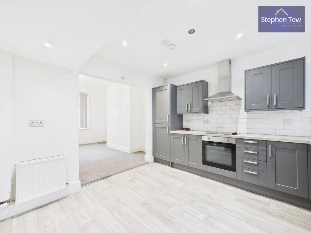 Kitchen/ Dining Room