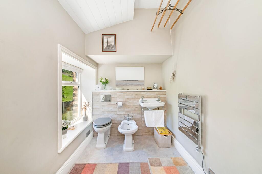 FIRST FLOOR W.C. / POTENTIAL SHOWER ROOM