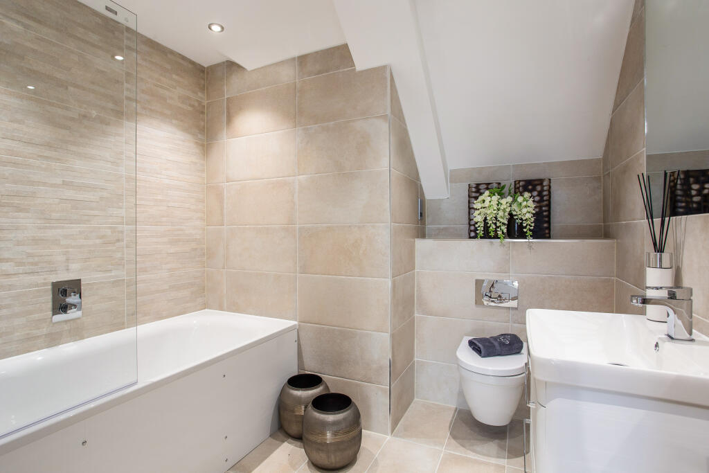 Show Apartment Bathroom