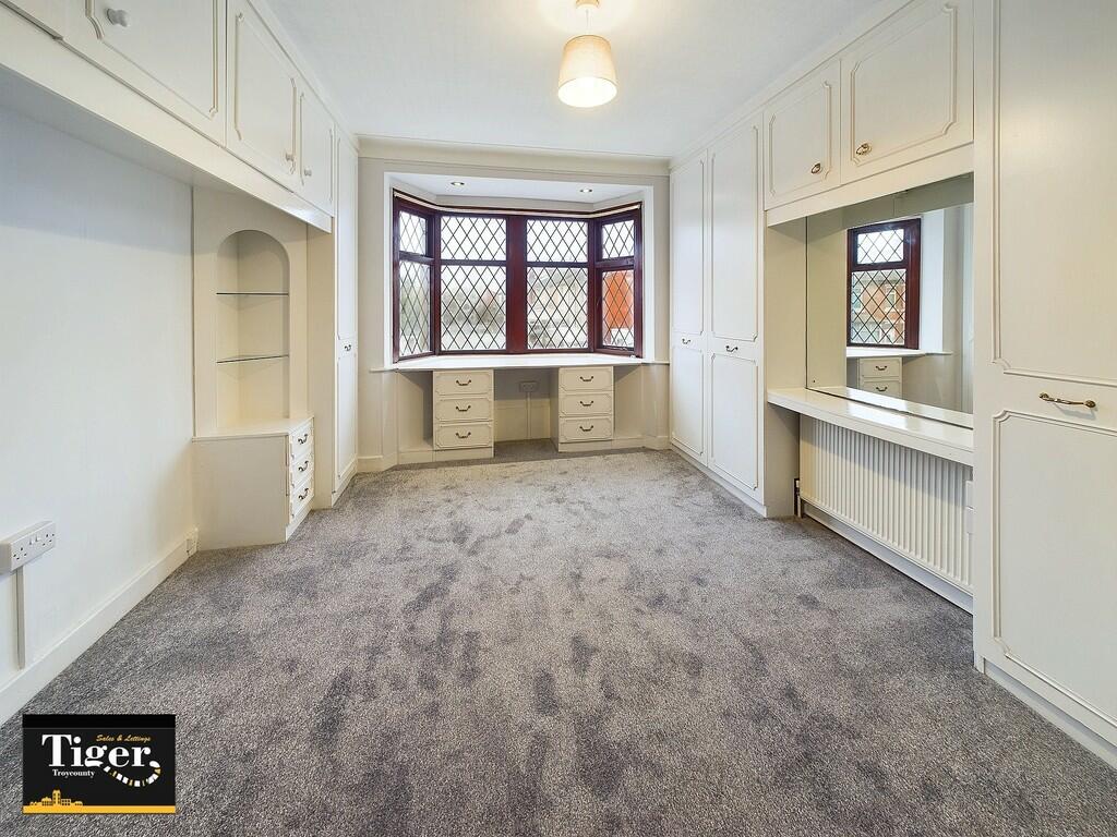 CAM02176G0-PR0437...