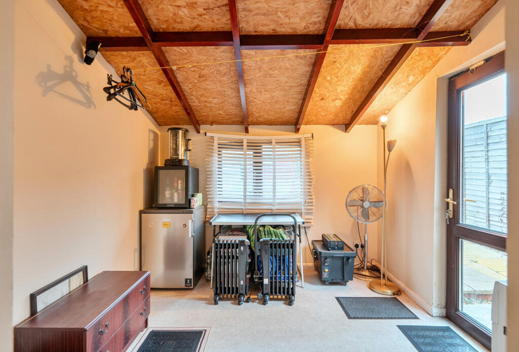 1394220-6-694a87e...