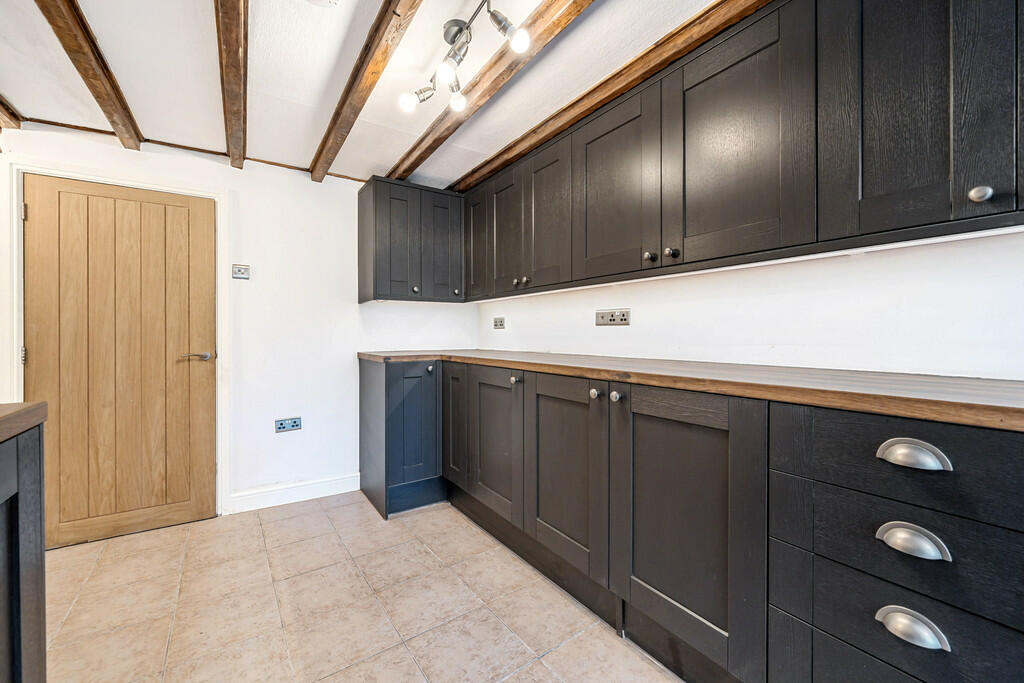 Kitchen/ Dining R...