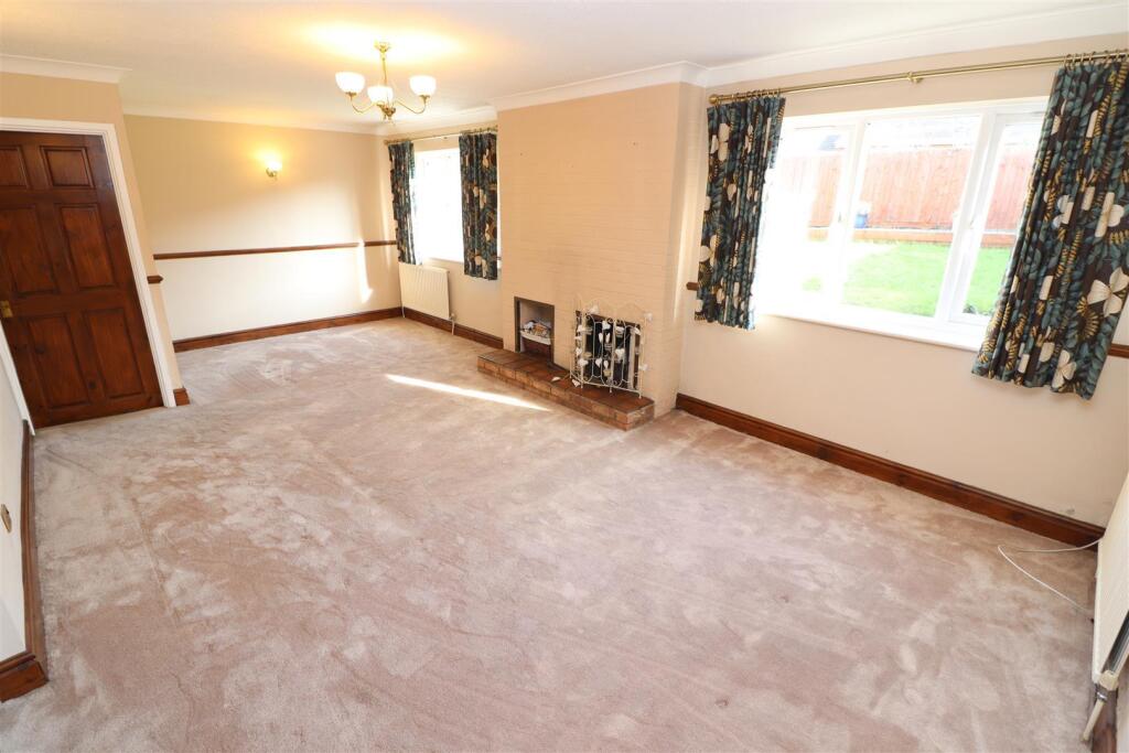 Lounge / Dining Room