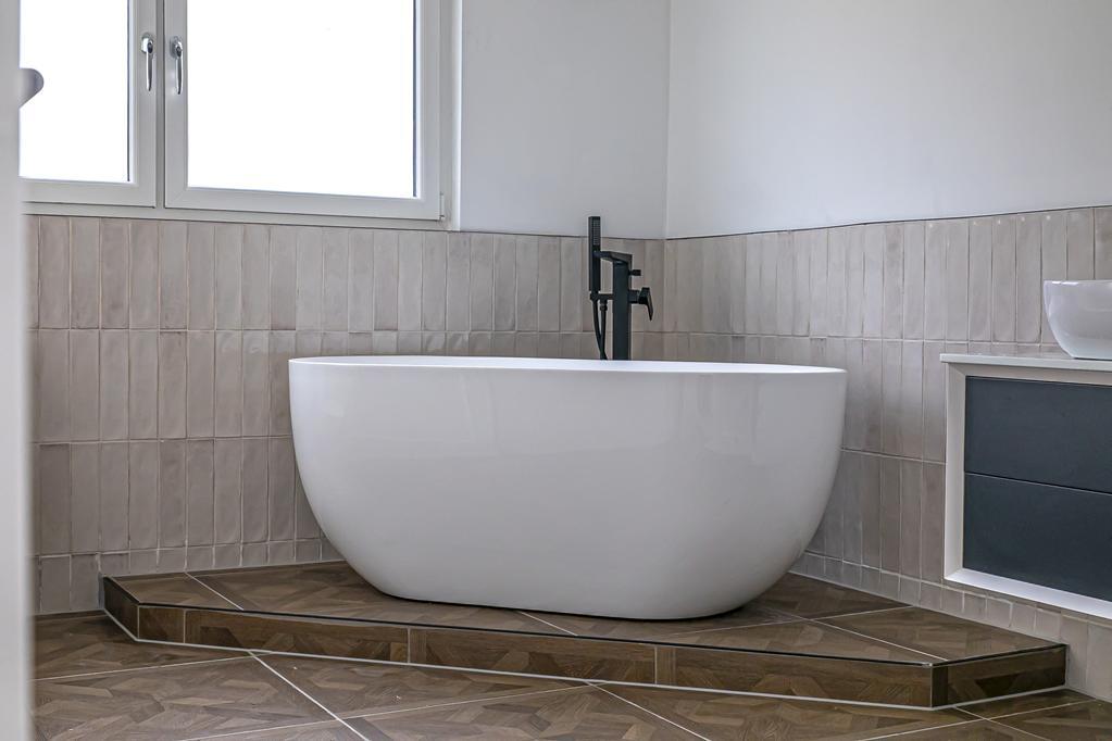 BATHROOM DETAIL