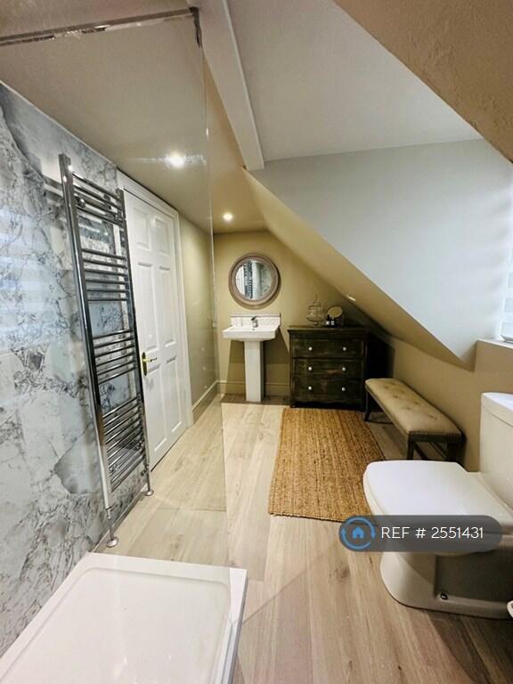 London Cottage Bathroom