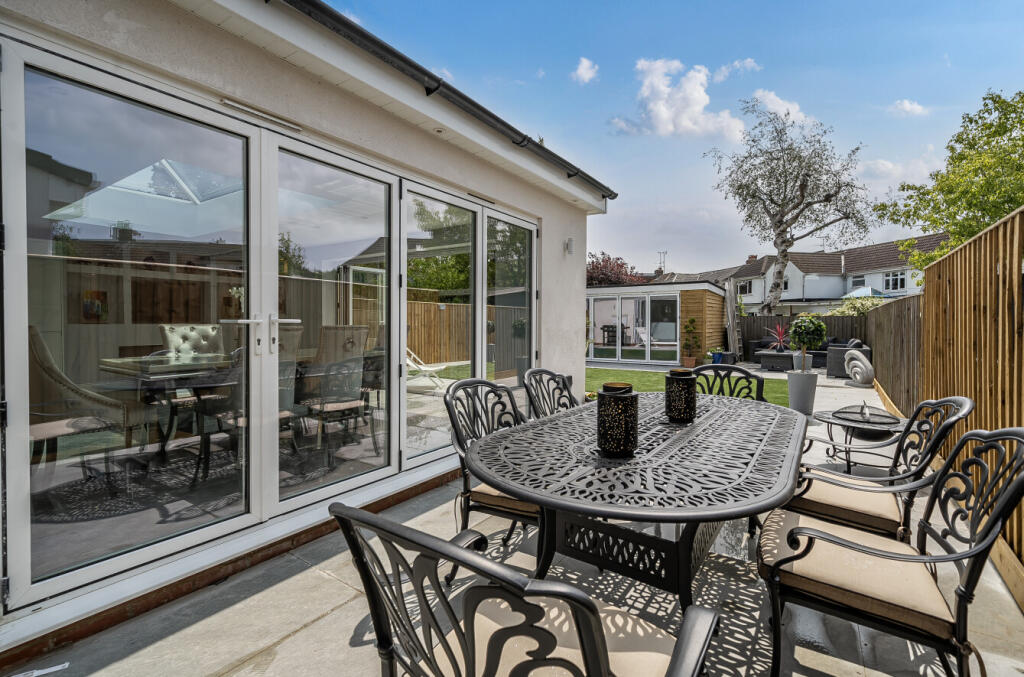 12796704683f3b85306df