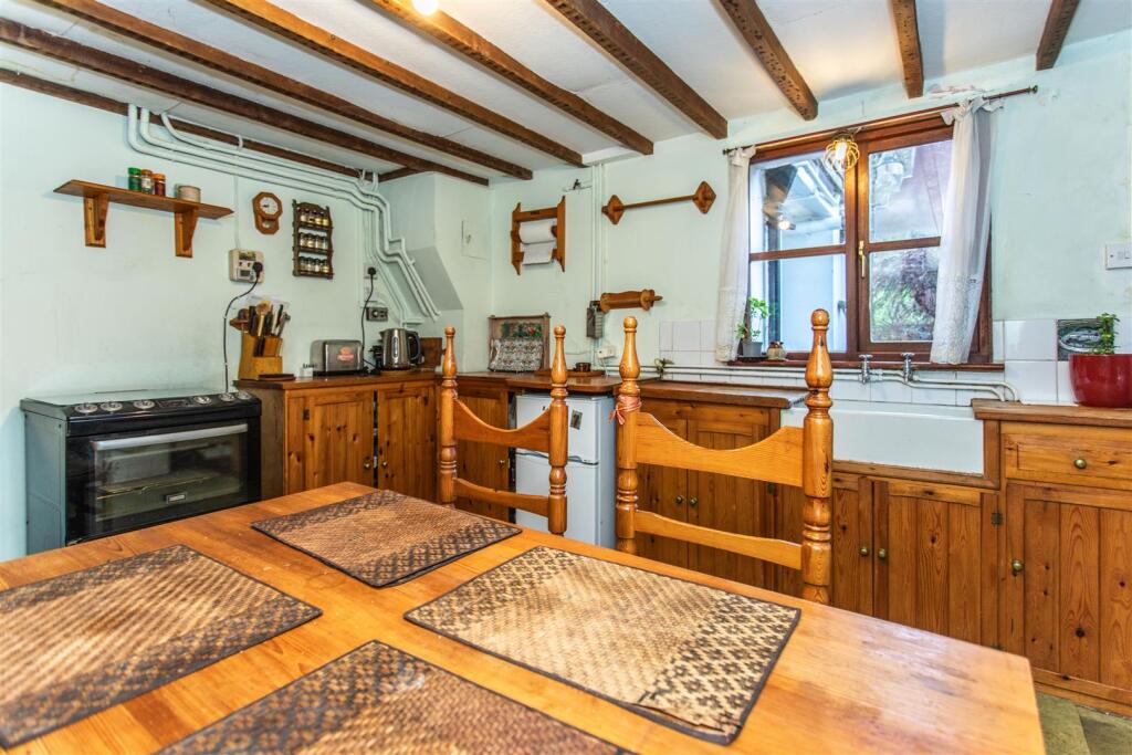 Vines Cottage Kitchen-5.jpg