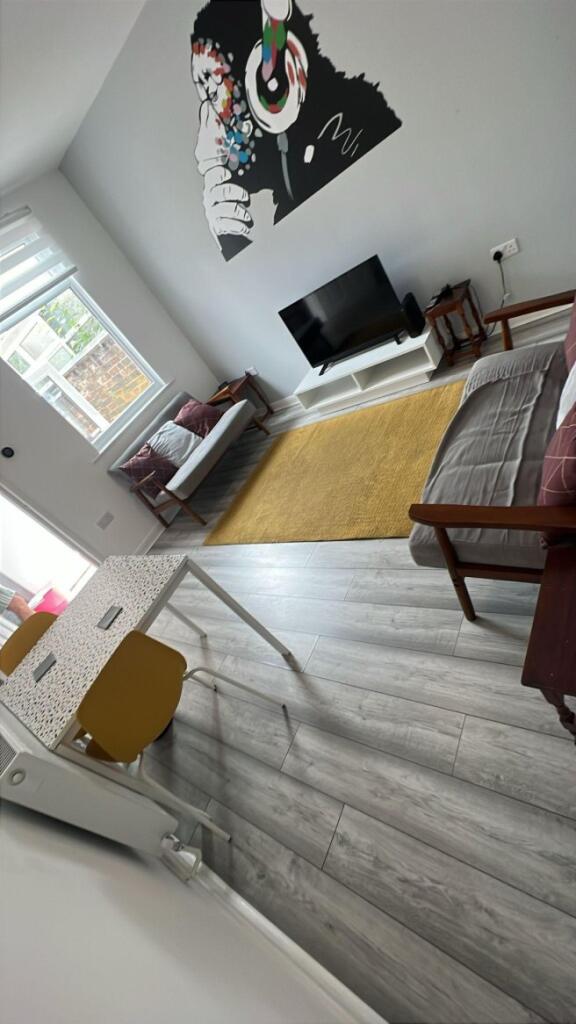 kinsey-street-st5-6jl-992356