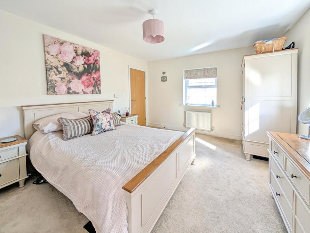pbox-bedroom-328265.jpg