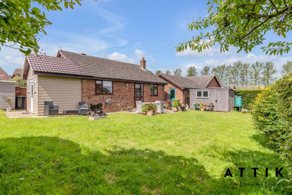 27 Dakings Drift halesworth IP19 8TQ (30).jpg