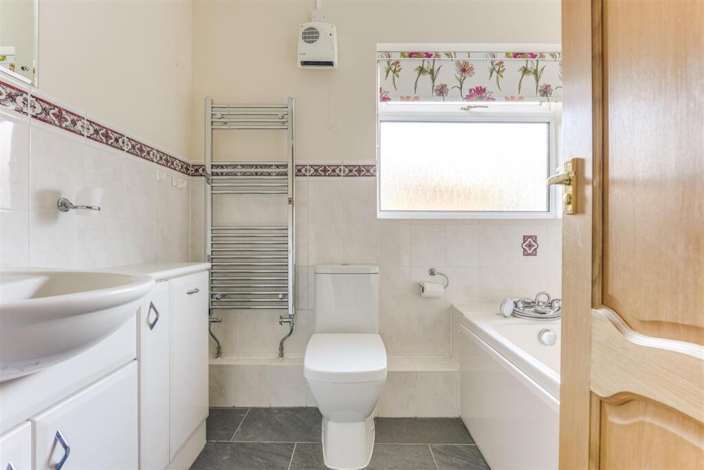 26 Greys Close-5.jpg