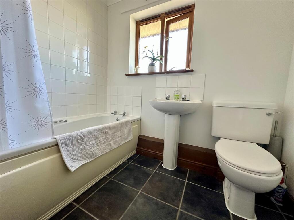 Bathroom.jpg