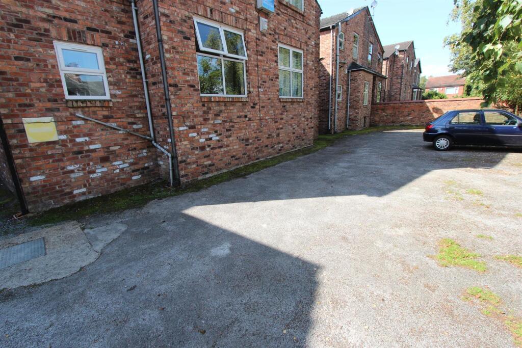 Chatham Grove Car Park (1).JPG