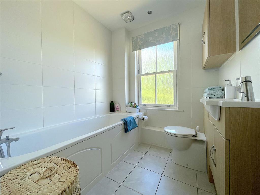 Bathroom (1).jpeg