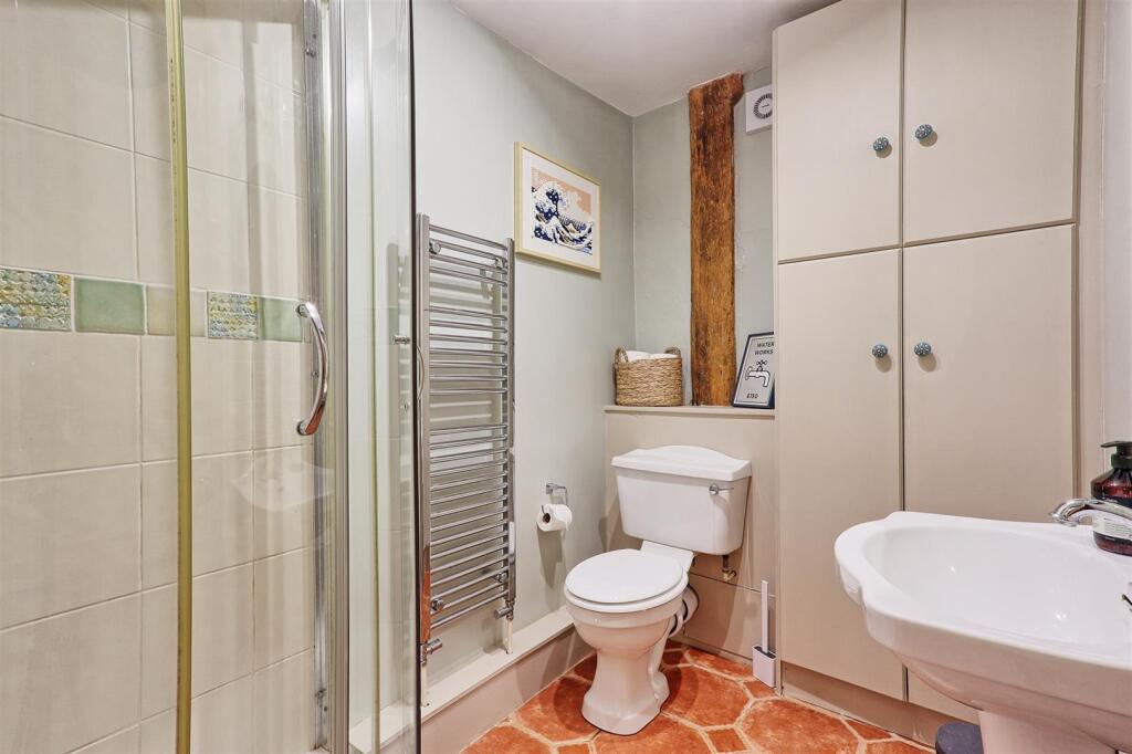 IMG_4144_5_6_easyHDR-interior3.jpg