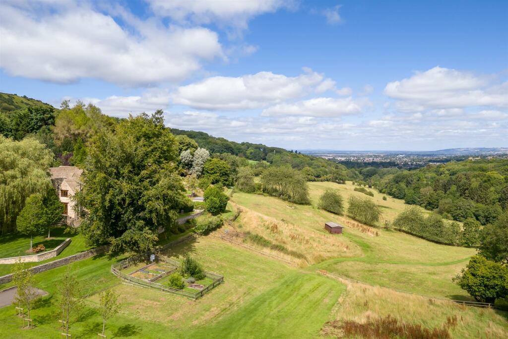 86 - Brecon House - GL53 9NE - Web.jpg