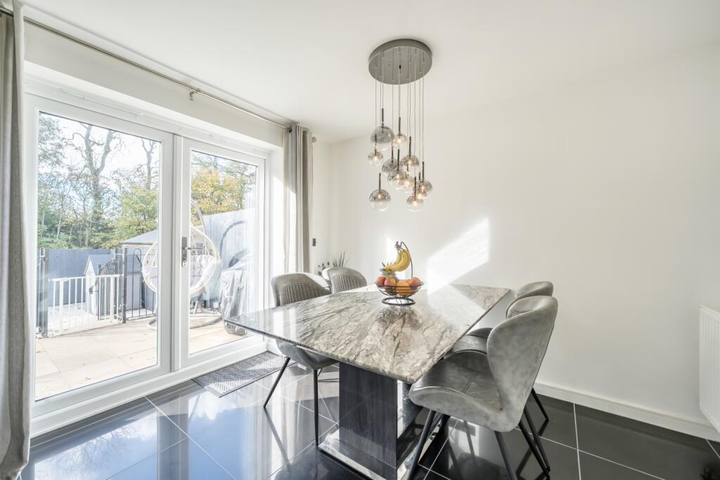 1372109-7-68f8e2ebb0b34