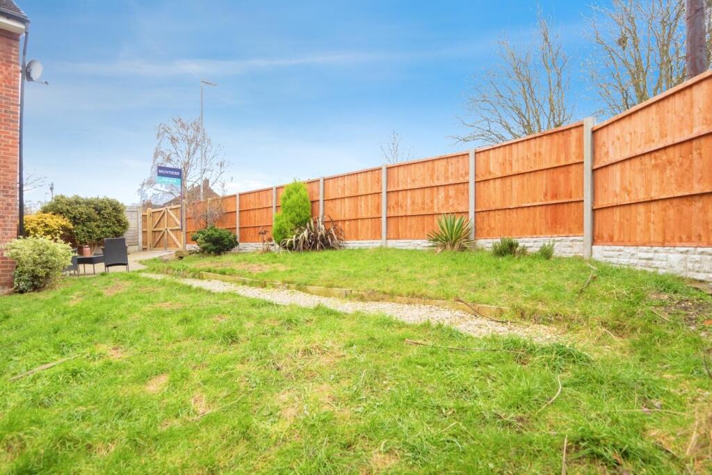 FRONT GARDEN