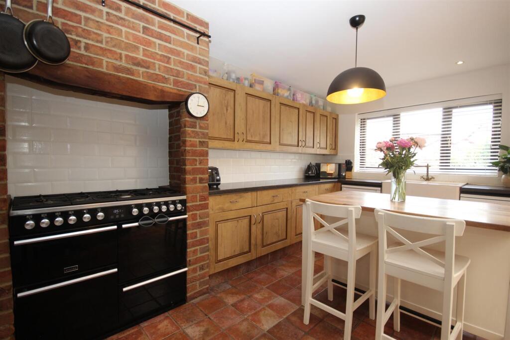 KITCHEN BREAKFAST ROOM