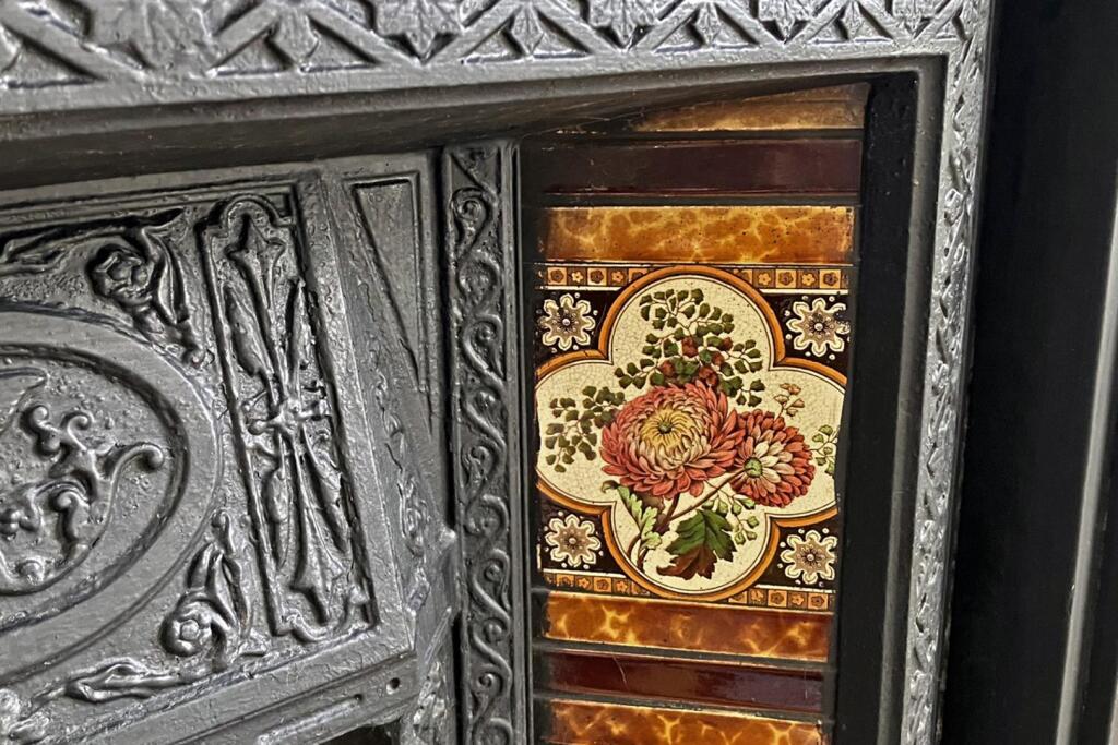 fireplace detail.jpg