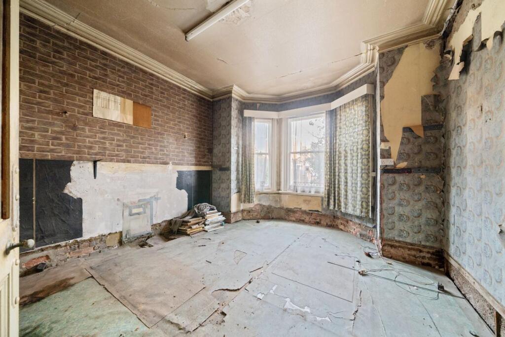 05-6b9982353 -  PropWorld - NS - 37 Panmure Road S