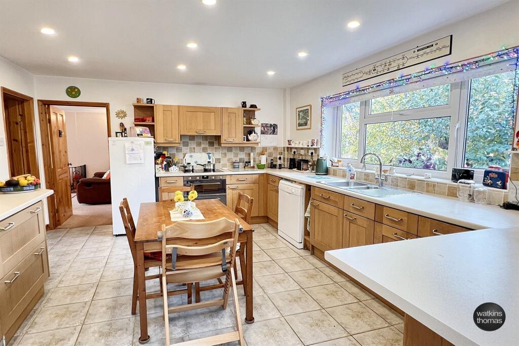 Kitchen/Breakfast Ro