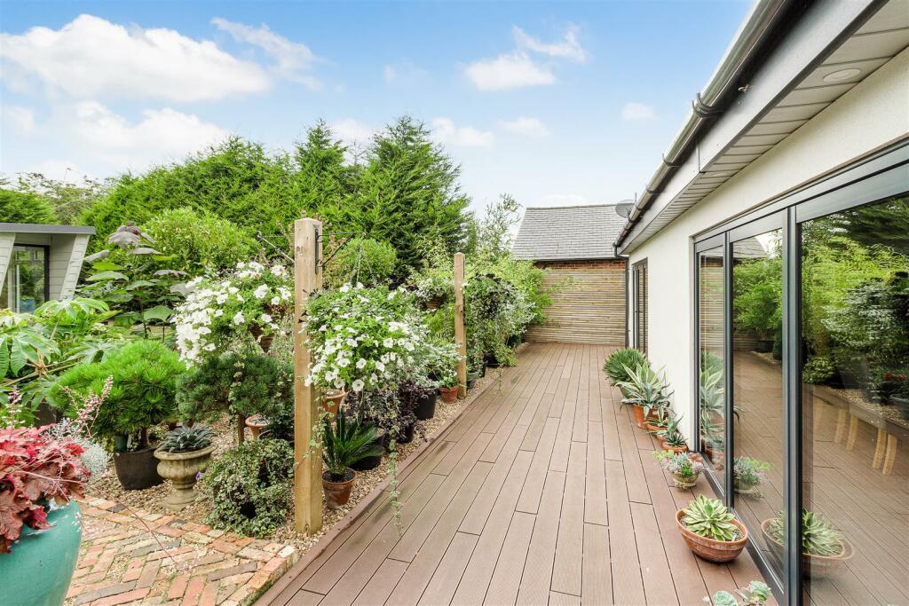 6 Shilton Lane, Bulkington