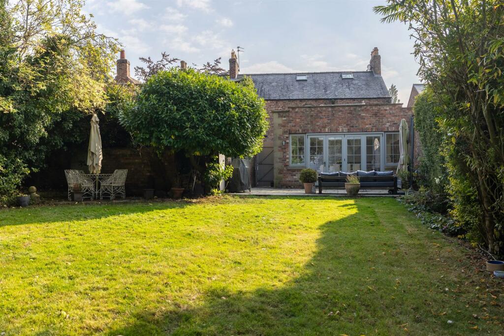 Carlbury House External-12.jpg