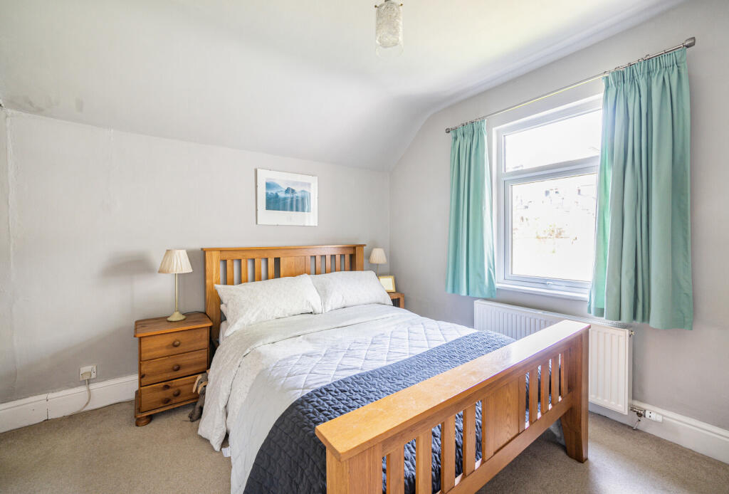 1315862-4-685e80b...