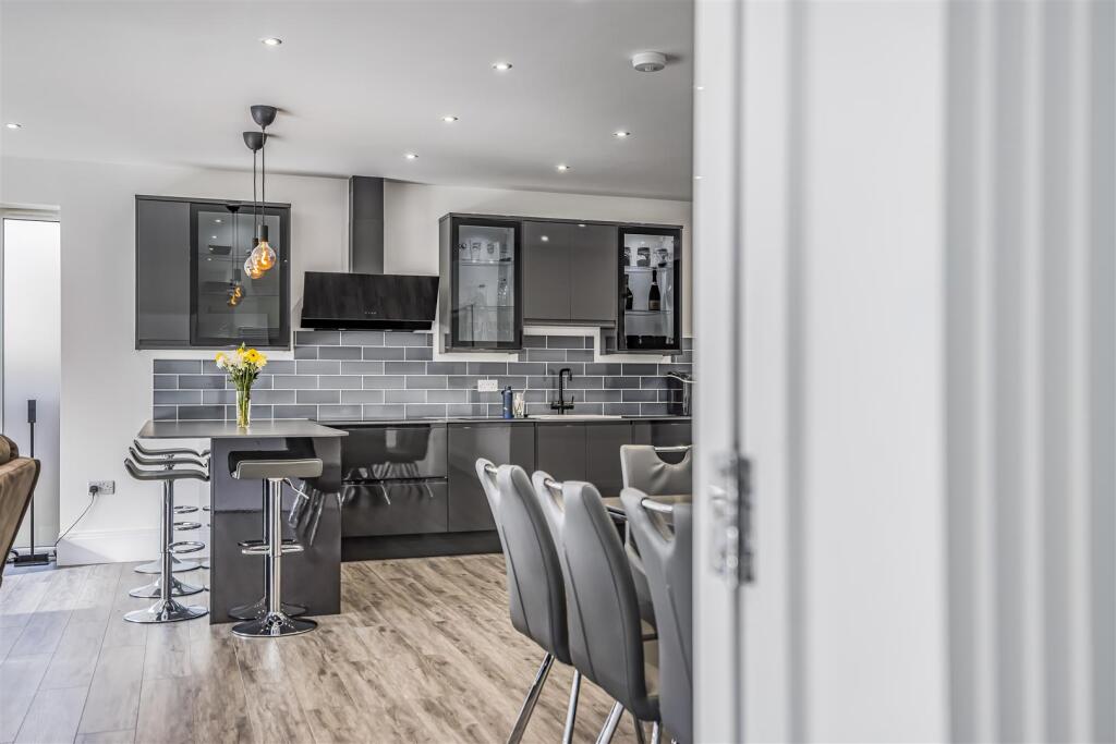 31 Lovedean Lane, Waterlooville-PorticoMarketing-S