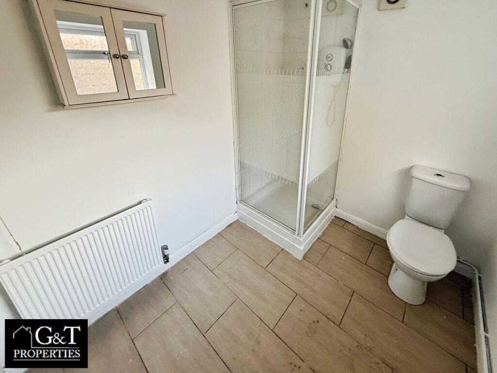 SHOWER ROOM