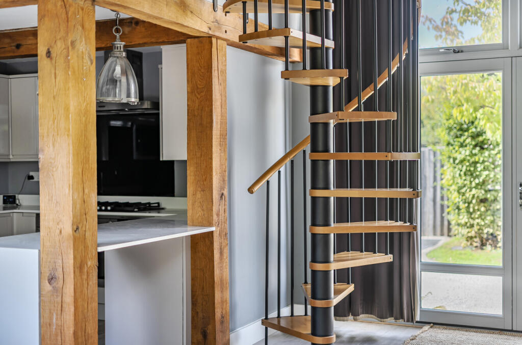 1356137-5-68c9739...