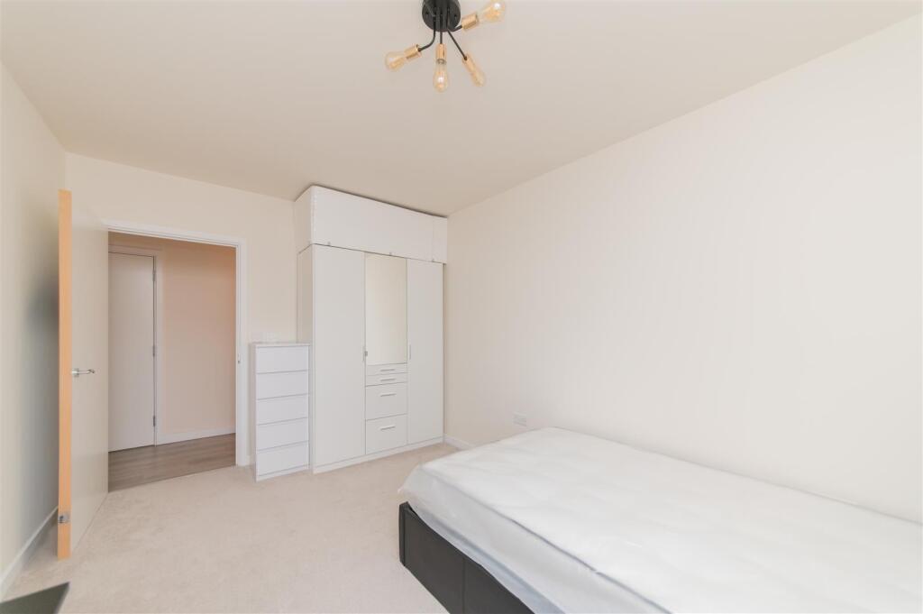 yarrow bedroom 3.jpeg