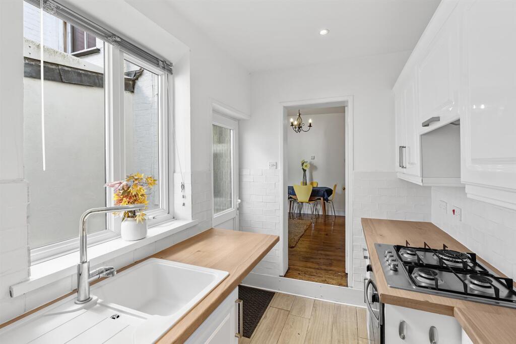 39 Cardiff Road-010.jpg