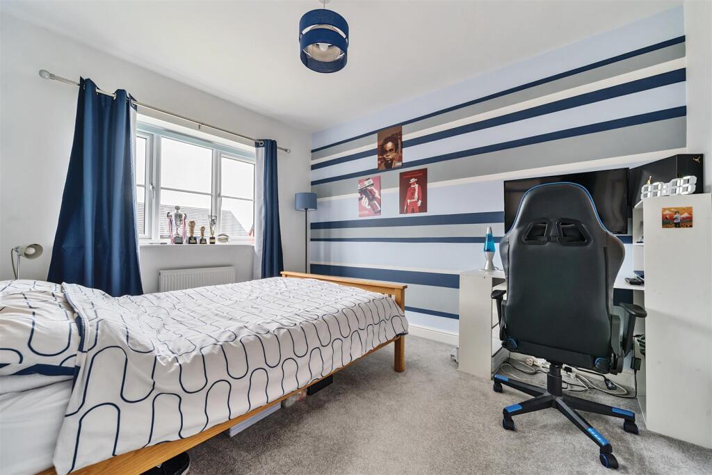 BEDROOM 2