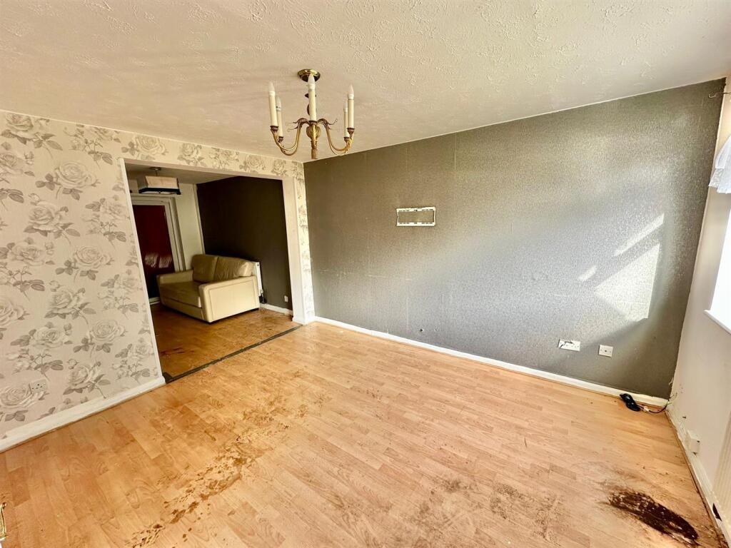 WhatsApp Image 2025-09-29 at 13.08.32_d9dd48c2.jpg