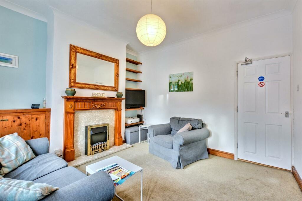 Living Room_1.jpeg