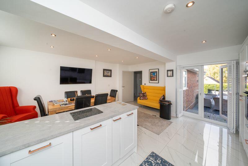 GROUND FLOOR BATHROOM