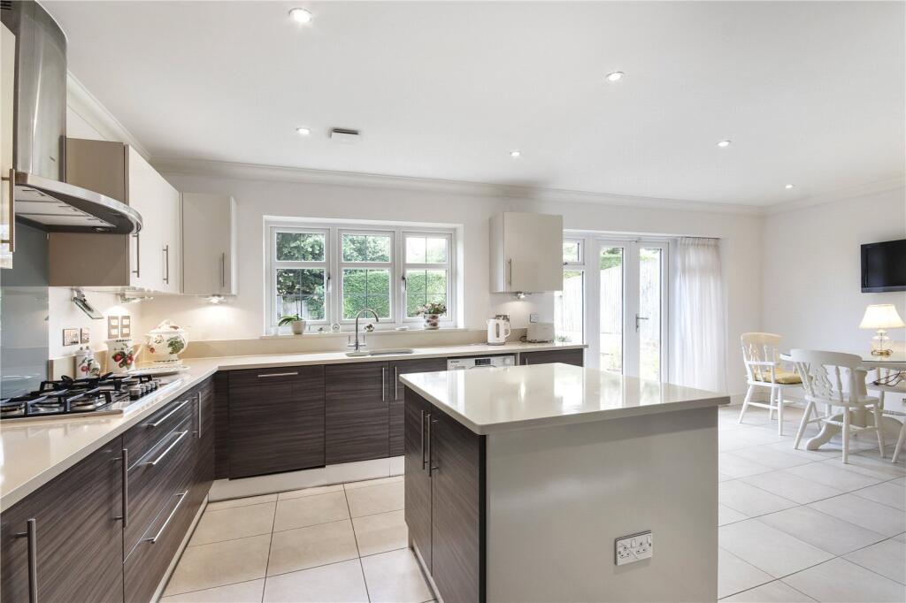 Kitchen/Breakfast Rm