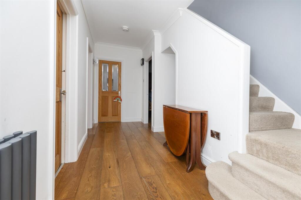 Bramleys Estate Agents - West Lodge Crescent - Ain