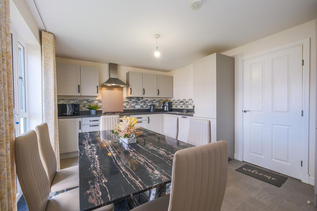 Dining kitchen