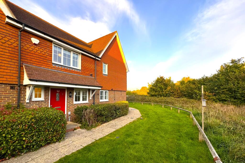 Field Bank, Horley
