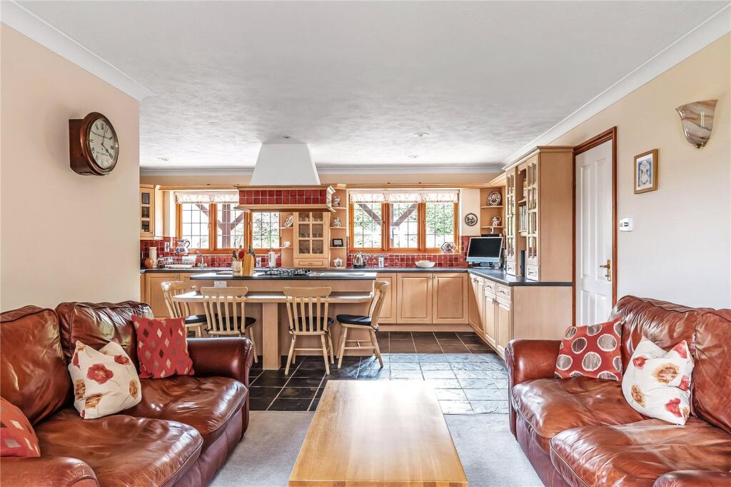 Kitchen/Breakfast Rm